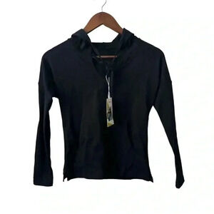 NWT HALARA FITTED WORKOUT  LONGSLEEVE S